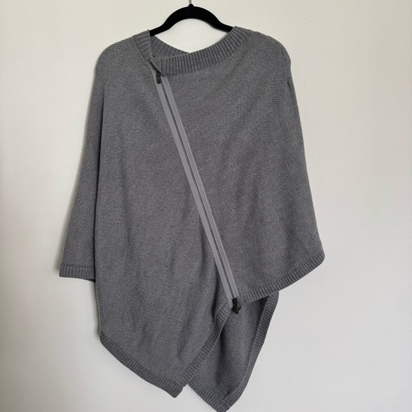 lululemon athletica Sweaters - Lululemon Merino Wool On-the Go Zip Front Convertible Poncho Grey One Size